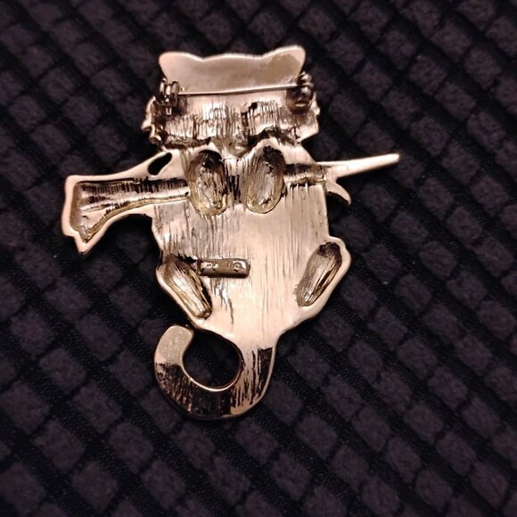 Gold Cat Figure Hanging On A Tree Branch Brooch With A Code (PLVQ?) - Picture 3 of 7